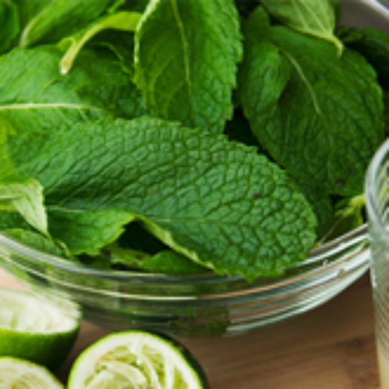 Bước 1 Sơ chế nguyên liệu Mojito phúc bồn tử