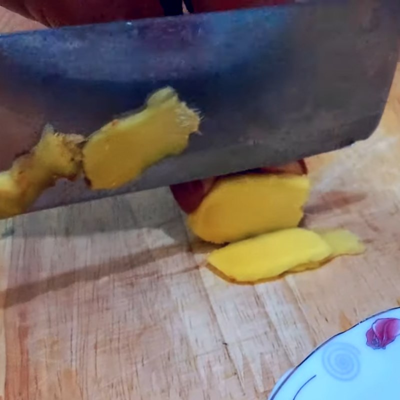 Bước 1 Sơ chế nguyên liệu Tổ yến chưng đông trùng hạ thảo