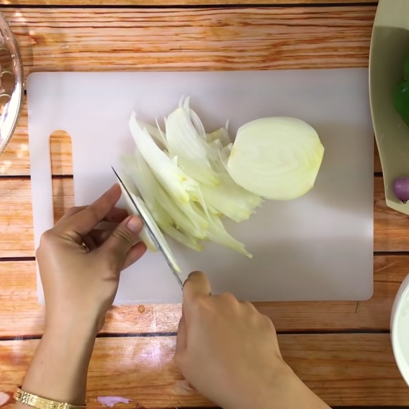 Bước 1 Sơ chế nguyên liệu Nộm bắp bò thập cẩm
