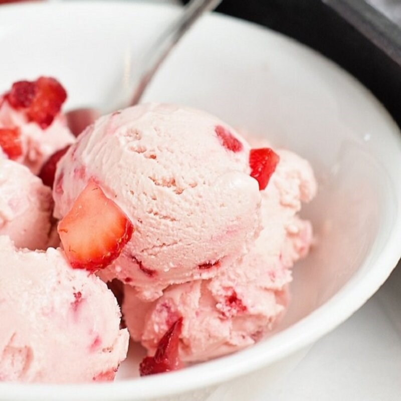 Bước 4 Thành phẩm Kem dâu sữa chua