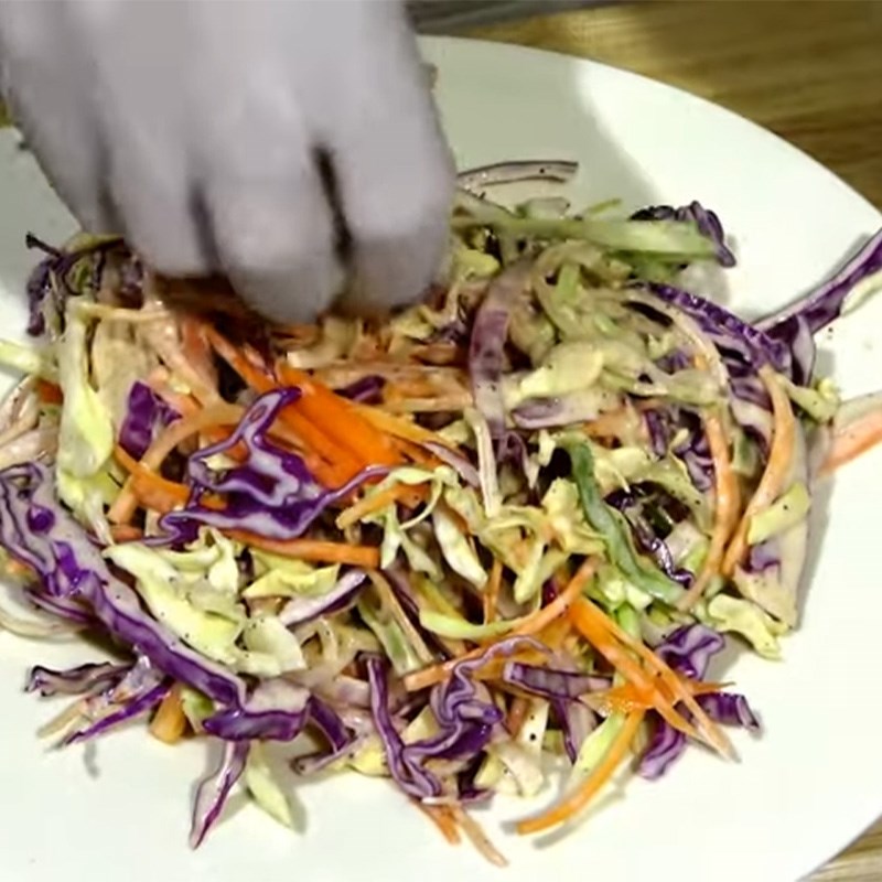 Bước 4 Thành phẩm Salad bắp cải tím