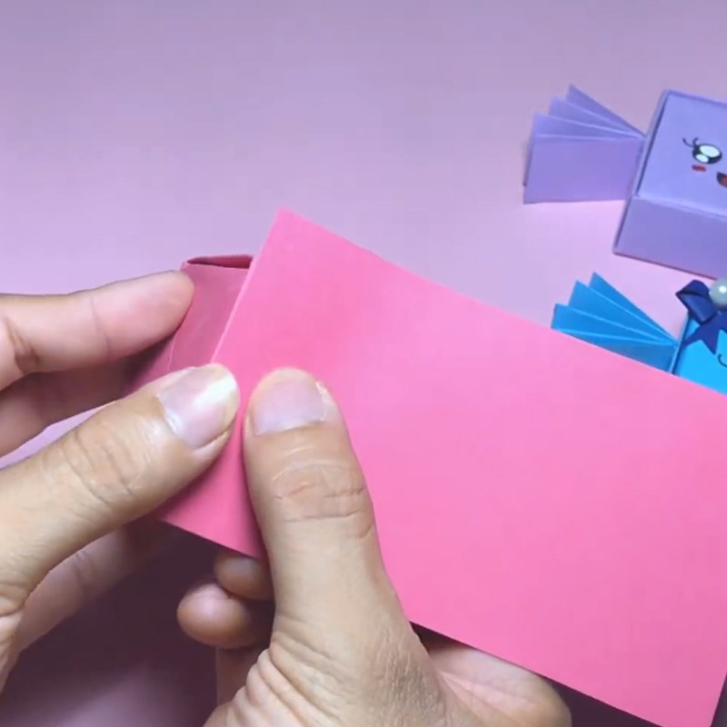 Bước 2 Trang trí hộp quà Gói hộp quà kẹo nhỏ dễ thương