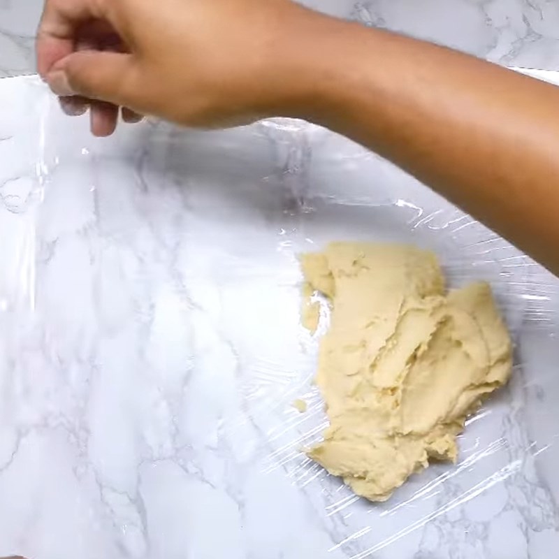Bước 2 Trộn bột bánh Bánh quy hình con ma