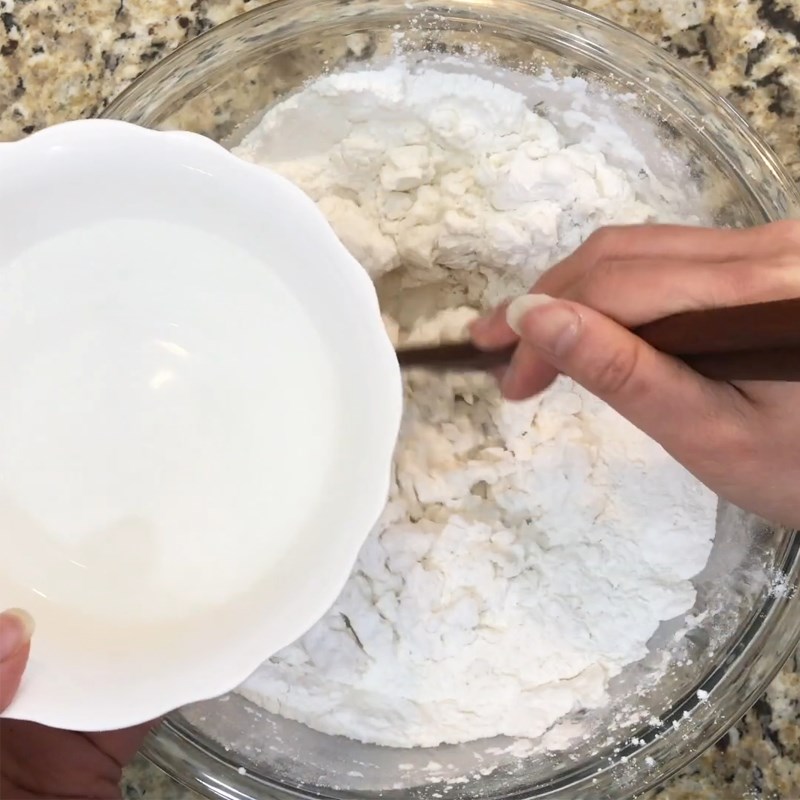 Bước 3 Trộn bột bánh Bánh cam nhân đậu đỏ