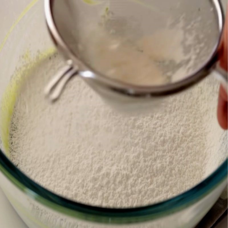 Bước 2 Trộn bột bánh Souffle trà xanh Bánh souffle phô mai