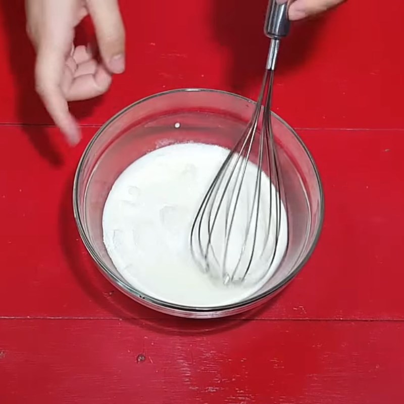 Bước 1 Trộn hỗn hợp bột kem đá với sữa Kem đá Nhật Bản