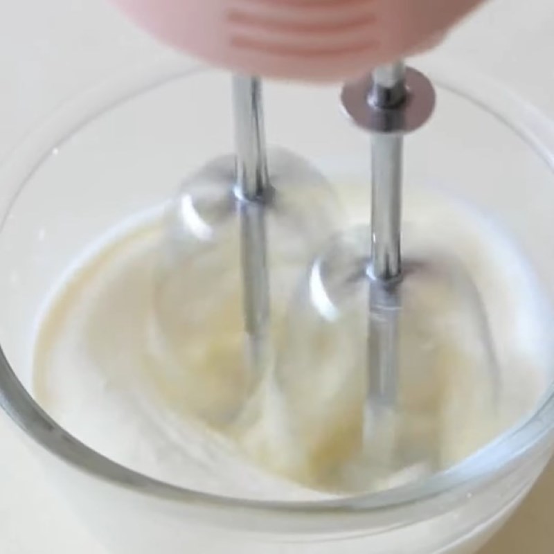 Bước 3 Trộn hỗn hợp kem sữa dưa lưới Kem dưa lưới Hàn Quốc từ sữa bột