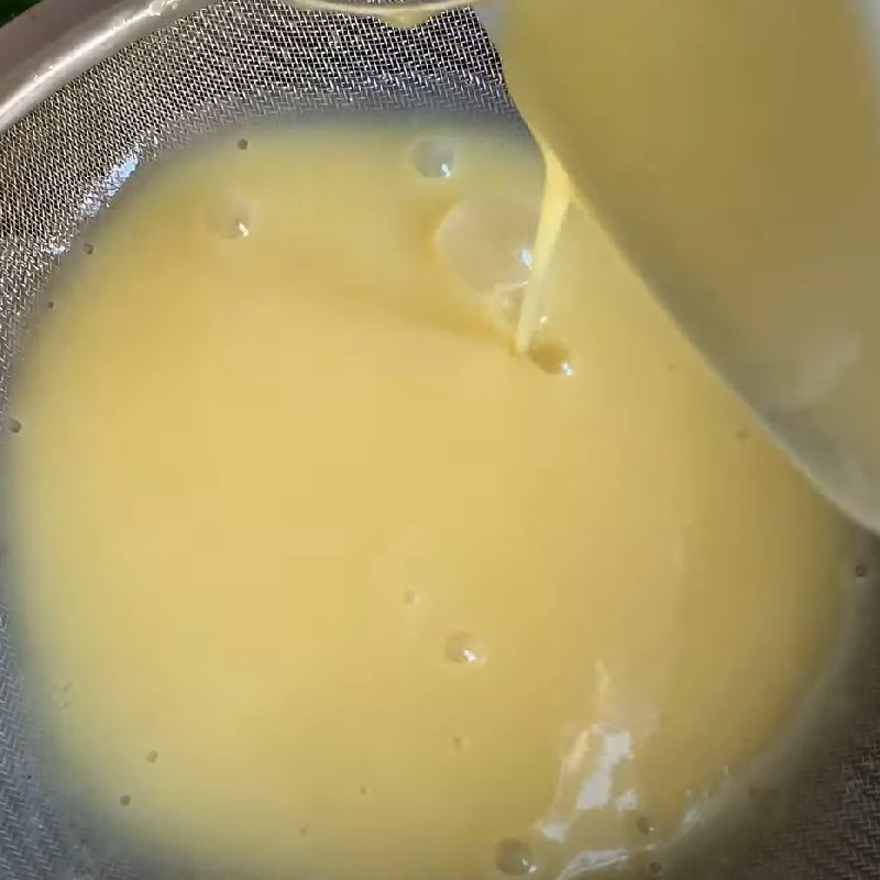 Bước 1 Trộn hỗn hợp trứng sữa Mứt Kaya