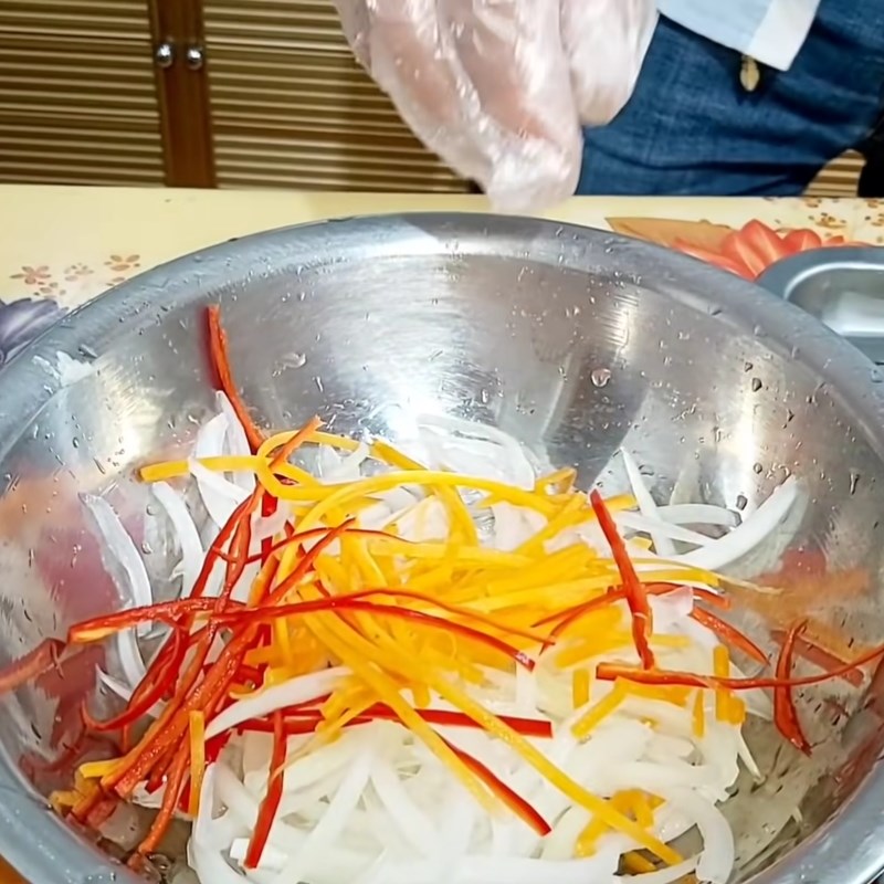 Bước 4 Trộn nộm gà Nộm gà xé phay