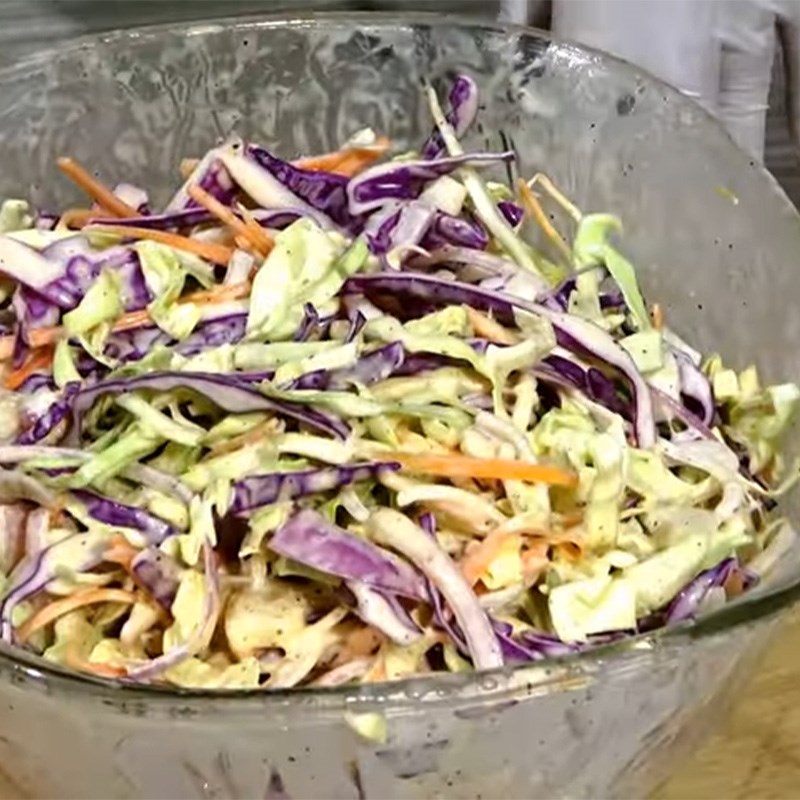 Bước 3 Trộn salad Salad bắp cải tím