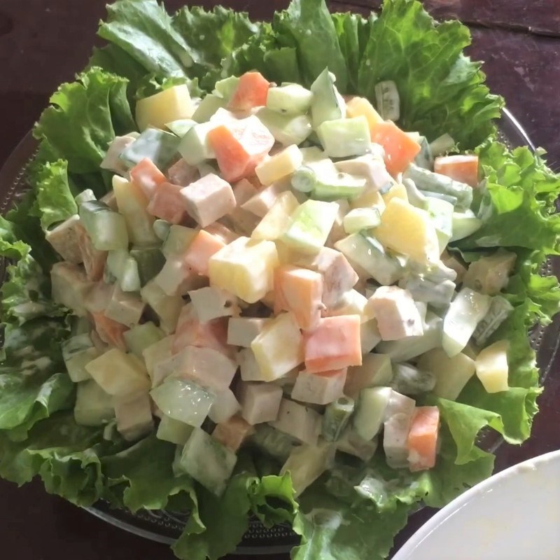 Bước 3 Trộn salad Salad xà lách dưa chuột khoai tây