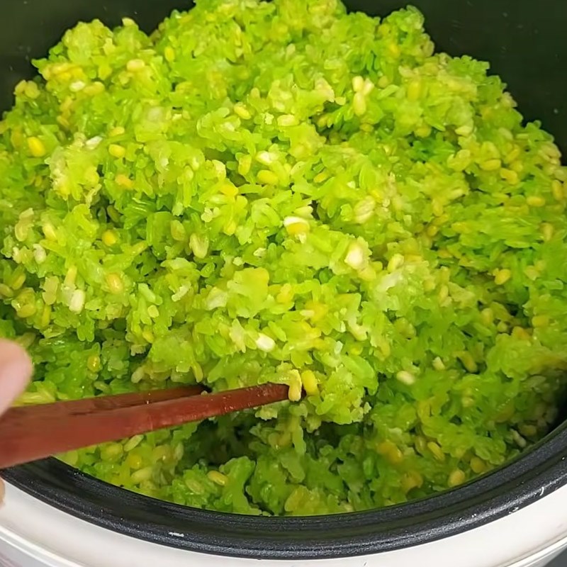 Bước 4 Trộn và hấp xôi Xôi đậu xanh lá dứa