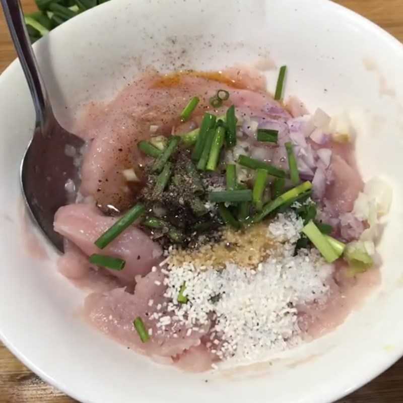 Bước 2 Ướp và trộn chả Chả cá hấp