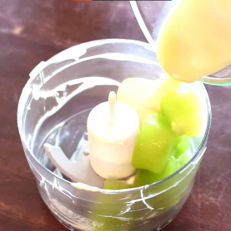 Bước 2 Xay hỗn hợp kem sữa dưa lưới Kem dưa lưới Hàn Quốc từ heavy cream