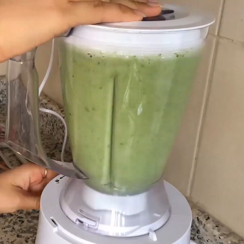 Bước 2 Xay sinh tố Sinh tố dưa leo dứa