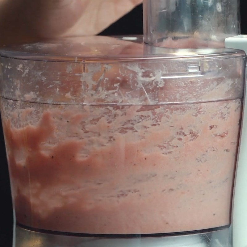 Bước 5 Xay thịt cùng gia vị ướp Chả lụa bằng máy xay sinh tố