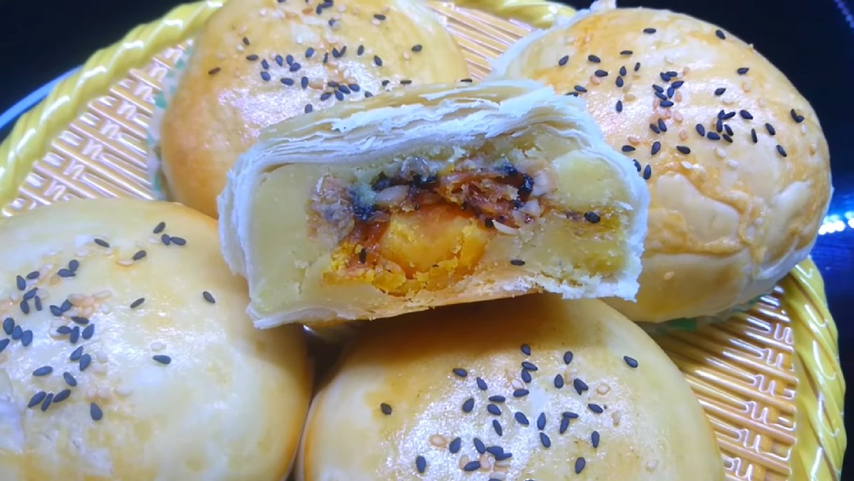 Bánh pía mặn