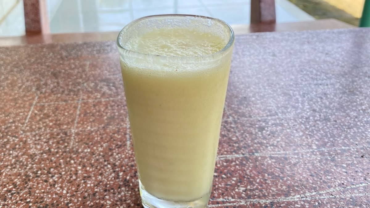 Sinh tố dứa (thơm) và Sinh tố dứa (thơm) hạt chia