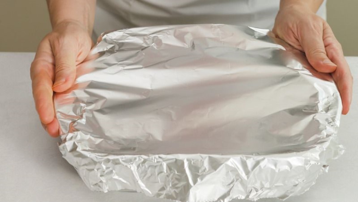 Cách sử dụng giấy bạc trong nấu nướng an toàn và các lưu ý khi dùng