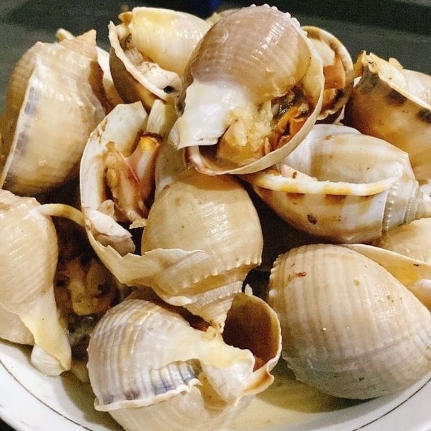2 Cách làm ốc tỏi nướng nước mắm thơm ngon, hấp dẫn và đơn giản tại nhà