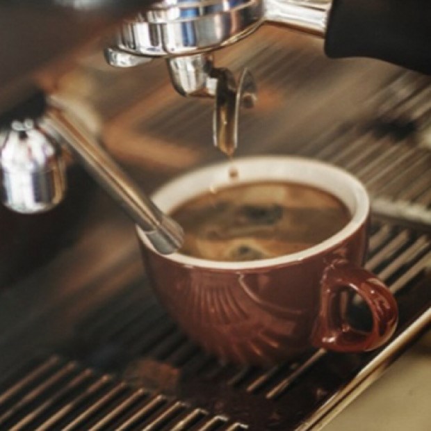 Cách pha cà phê espresso thơm ngon với máy pha cà phê espresso tự động