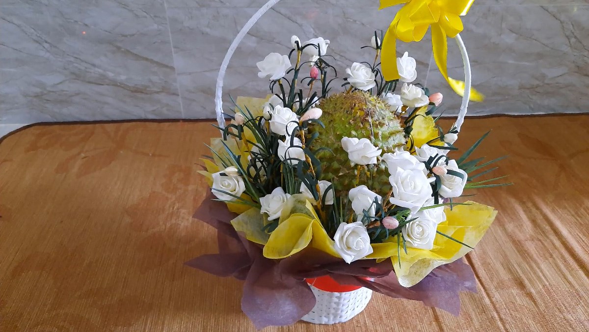 Làm giỏ hoa sầu riêng