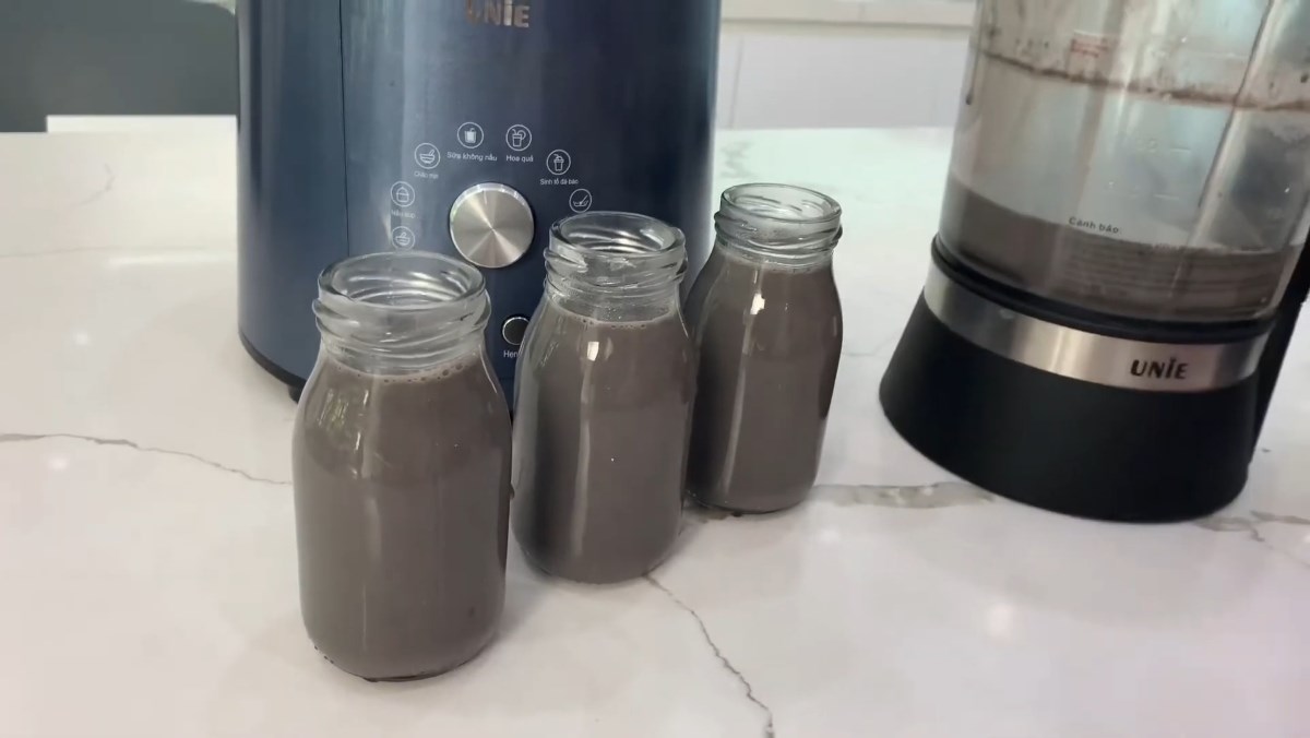 Sữa óc chó đậu đen mè đen