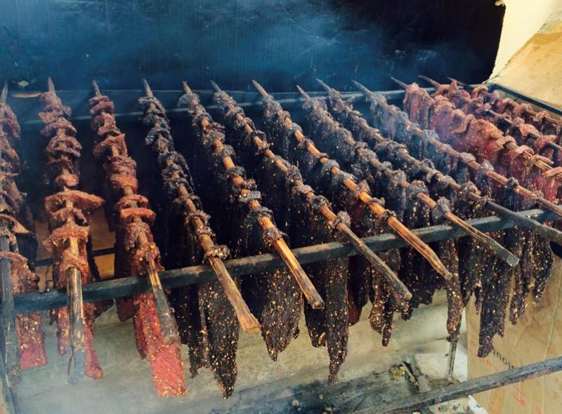 Bảo quản thịt trâu gác bếp theo kiểu truyền thống