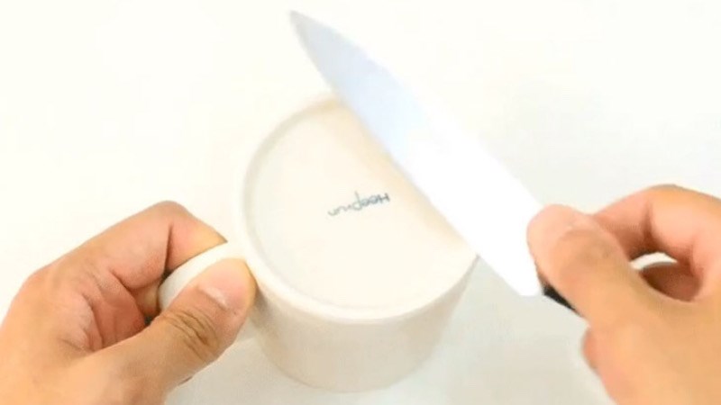 Ly sứ dùng để mài dao
