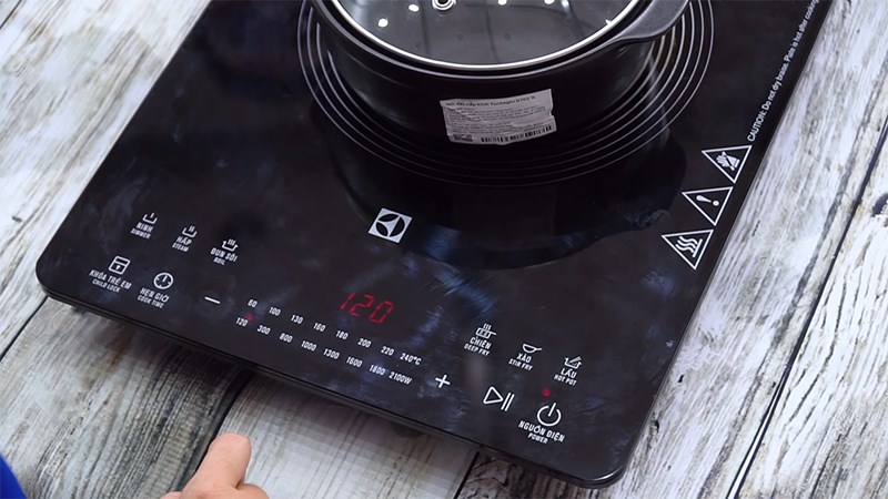 Ngâm nồi 10 - 15 phút trước mỗi lần sử dụng