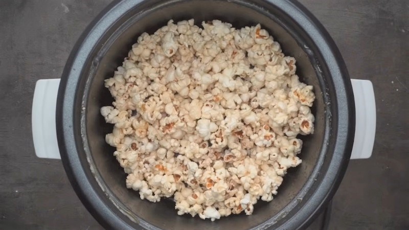 L&agrave;m bắp rang bơ