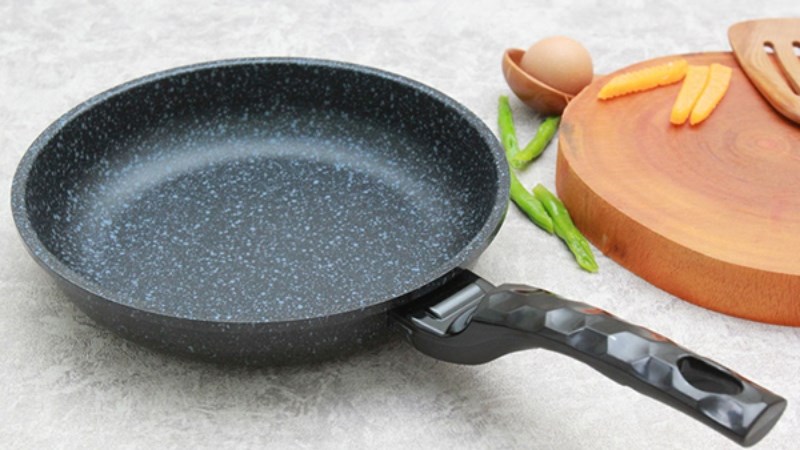 Sử dụng chảo chống dính chính hãng, chất lượng cao