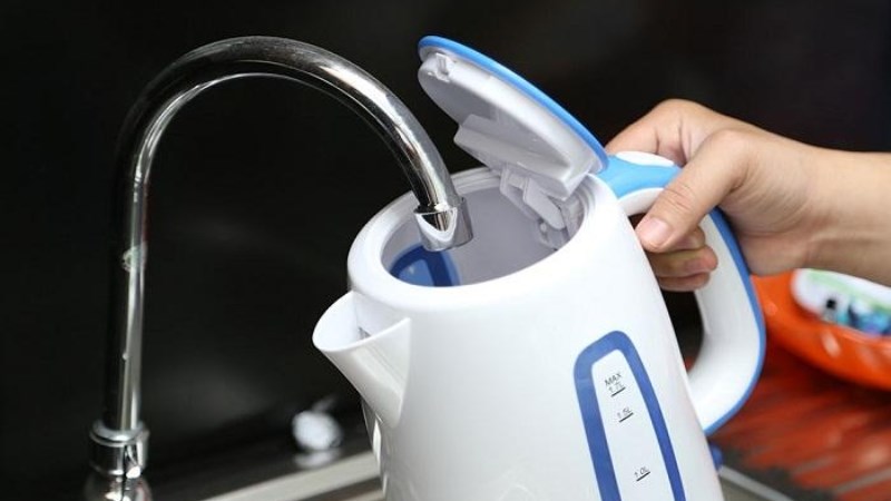 Không đun nước đầy bình đun siêu tốc