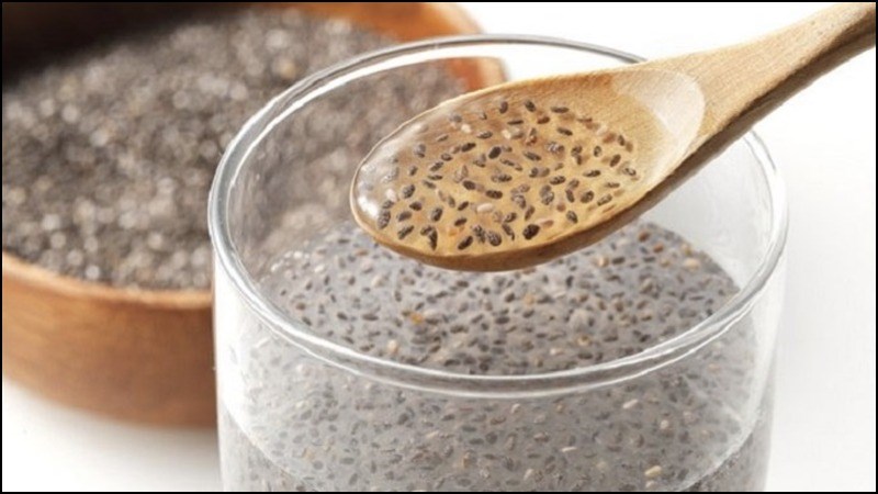 Hạt chia đ&atilde; ng&acirc;m nước nở th&agrave;nh gel