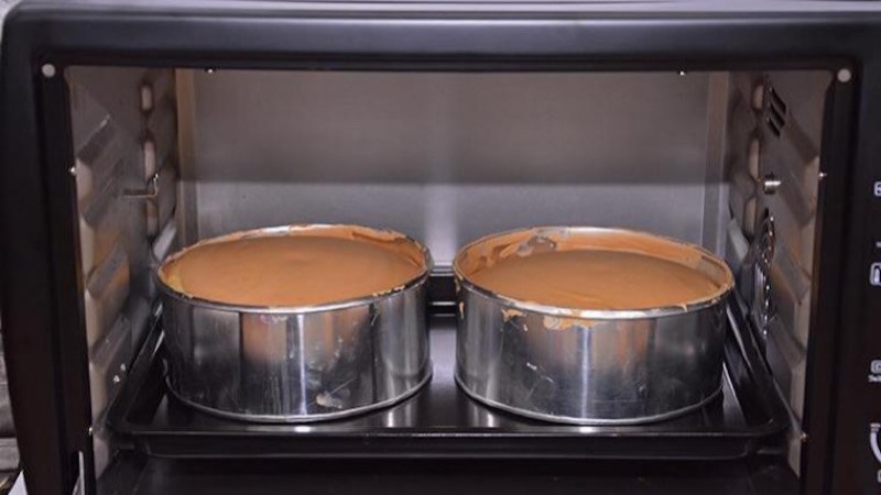 Lò nướng bánh dung tích lớn sẽ nướng được nhiều bánh 1 lần