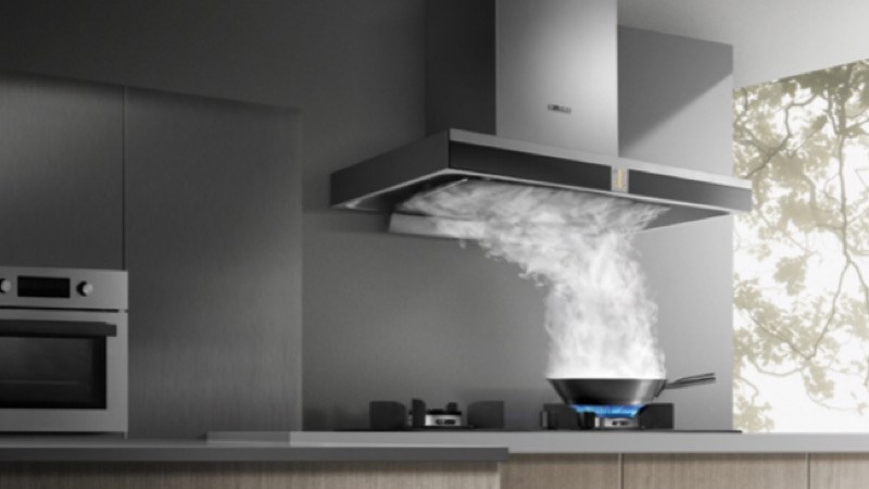 C&ocirc;ng suất h&uacute;t của m&aacute;y nhỏ trong khi bếp qu&aacute; rộng