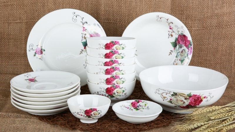 Sử dụng ch&eacute;n, dĩa chất liệu tốt