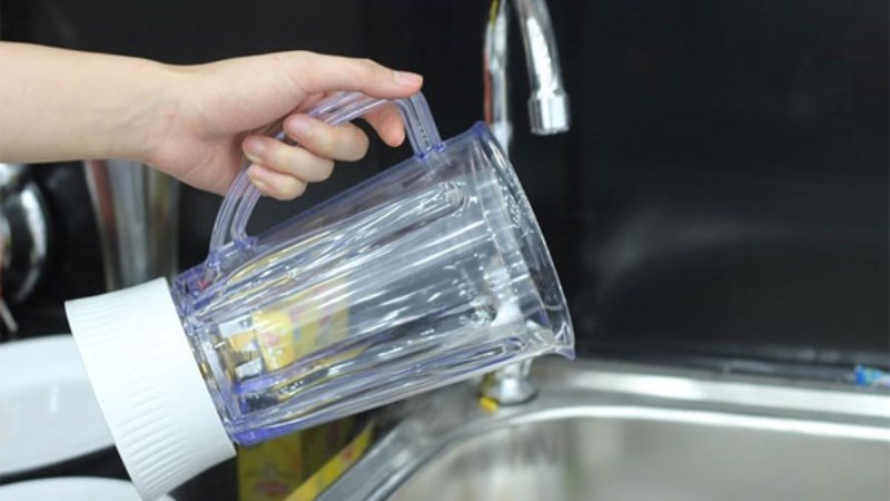 L&agrave;m sạch kĩ m&aacute;y xay