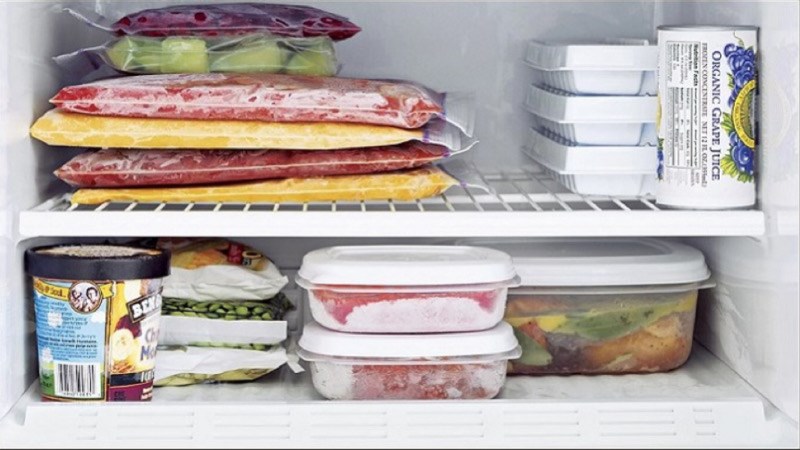 Cách sắp xếp thức ăn trên ngăn đông tủ lạnh