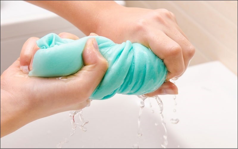 Sử dụng t&uacute;i khăn vải ướt để bảo quản ốc c&agrave; na