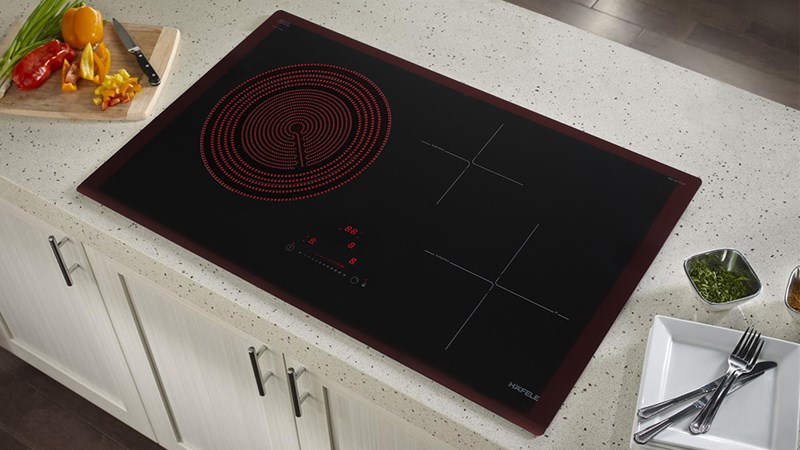 Bếp hồng ngoại c&oacute; 3 v&ugrave;ng nấu