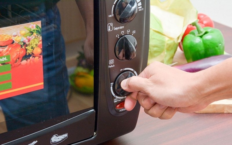 L&agrave;m n&oacute;ng l&ograve; trước khi nướng