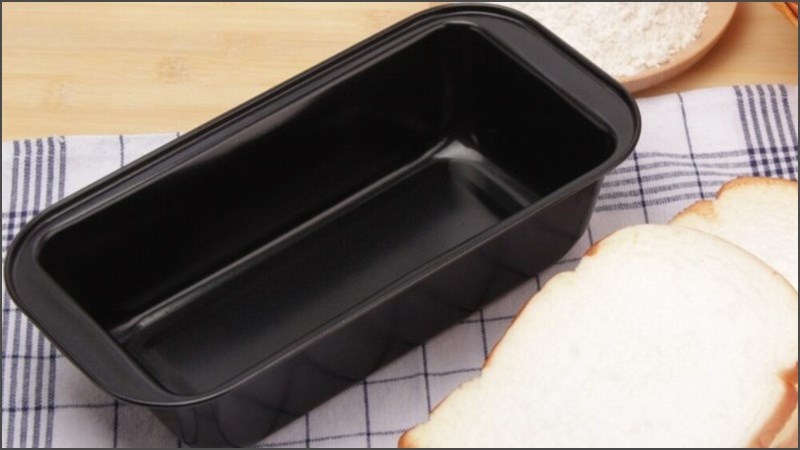 Khu&ocirc;n b&aacute;nh m&igrave;