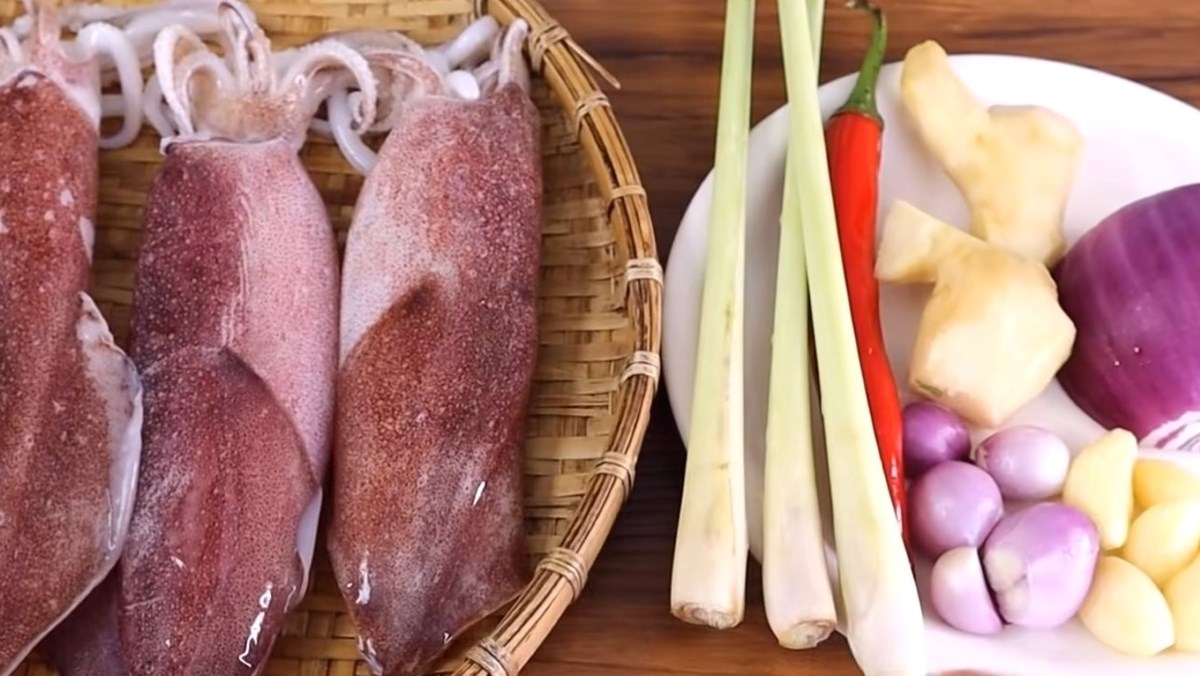 Nguyên liệu món ăn mực xào sa tế