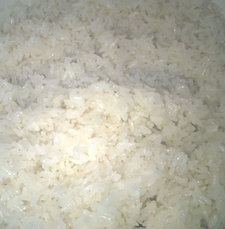 Bước 1 Vo gạo nếp và nấu xôi Xôi sầu riêng bằng nồi cơm điện