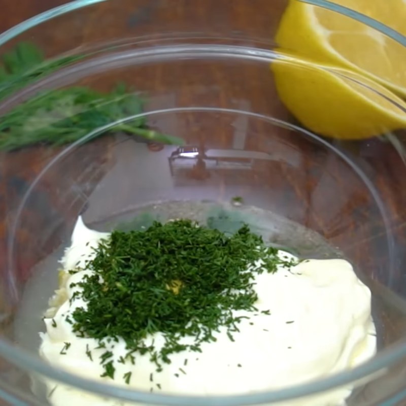 Bước 2 Làm sốt trộn Salad tôm cần tây sốt mayonnaise