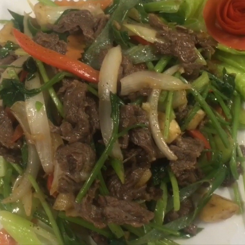 Bước 4 Thành phẩm Bò xào cần tỏi