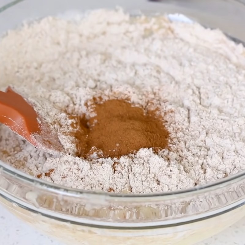 Bước 3 Trộn bột Bánh chuối sữa chua nguyên cám bằng nồi chiên không dầu