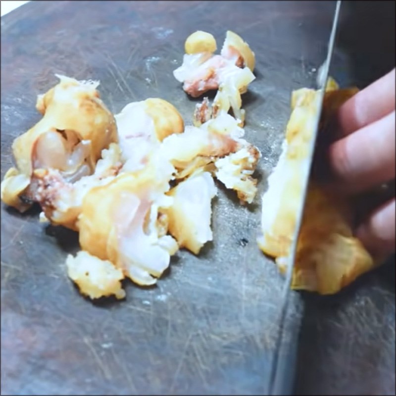 Bước 3 Cắt nhỏ chân bò Chân bò luộc