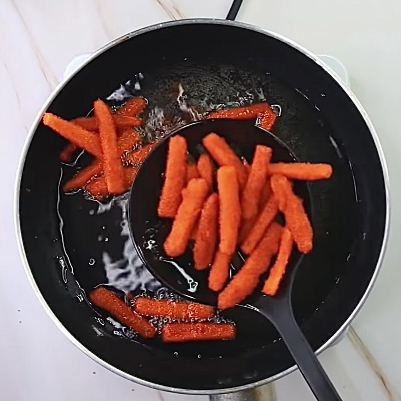 Bước 4 Chiên cà rốt Bim bim cà rốt